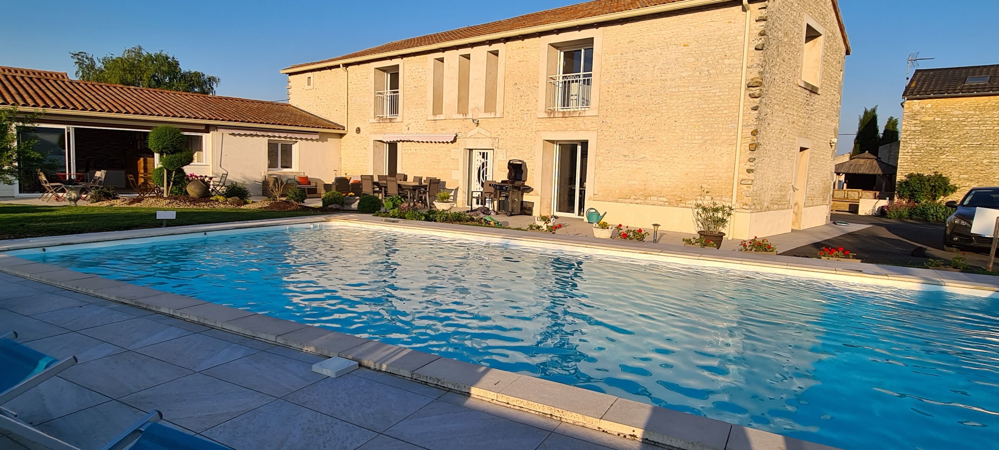 Piscine extérieure (ouverte en saison)