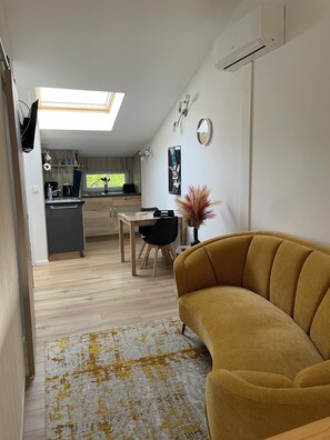 TV - COCOONING STUDIO NEAR LAC DU SALAGOU IN HERAULT (Canet)
