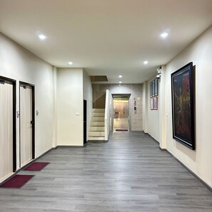 المنشأة من الداخل