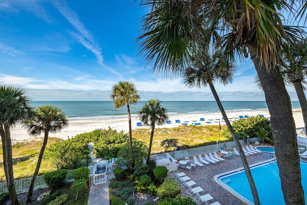 حمّام سباحة مُدفَّأ