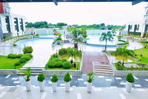 Garden - Modern Retreat with Private Balcony (Lapu-Lapu)