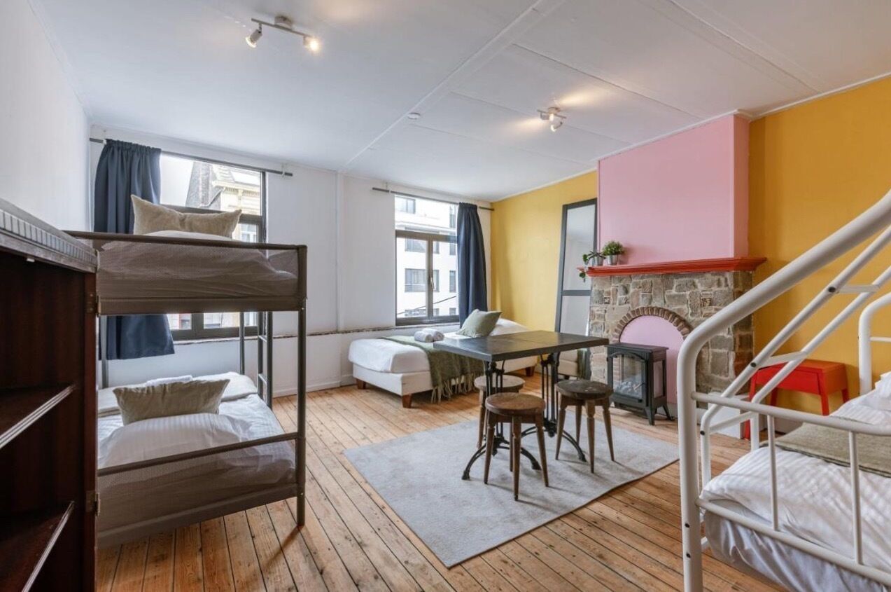 4 bedrooms, iron/ironing board, WiFi