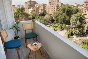 المنطقة المحي طة بالمنشأة