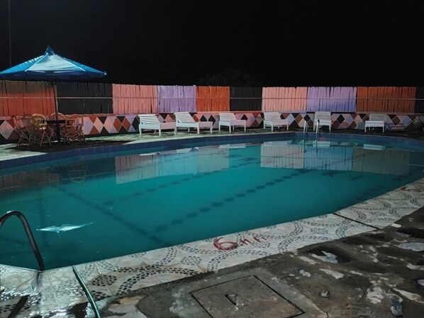 Piscine extérieure