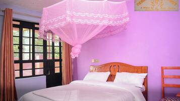 Deluxe enkelrum - utsikt mot poolen | Gratis wi-fi och sängkläder