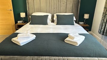 2 bedrooms, in-room safe, iron/ironing board, travel crib