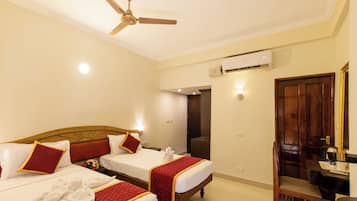 Deluxe Double Room, Balcony, Sea View | Iron/ironing board, free WiFi