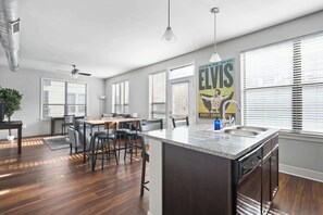 Dining - 2 Downtown combined units with free parking (Indianapolis)