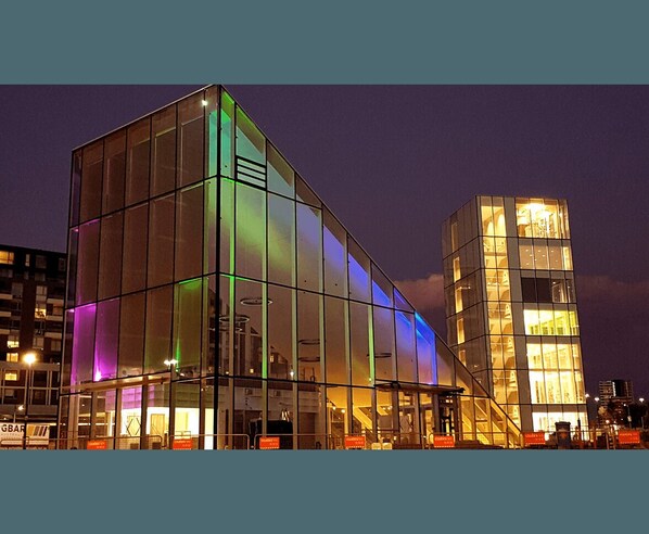 المنشأة من الخارج