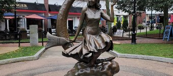 Walk to Witch Trials, Museums & More—Charming 2BR in the Heart of Salem, MA