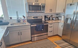 ميكروويف، فرن، موقد طهي مسطح، غسالة أطباق