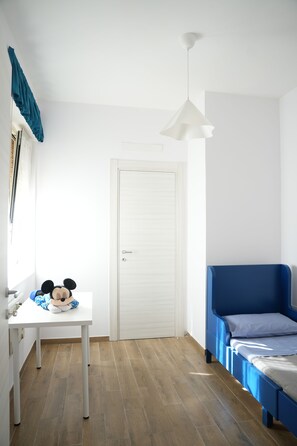Quadruple Room, Non Smoking | Desk, free WiFi