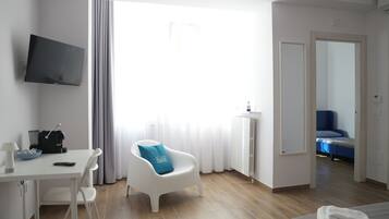 Vierbettzimmer, Nichtraucher | Schreibtisch, kostenloses WLAN