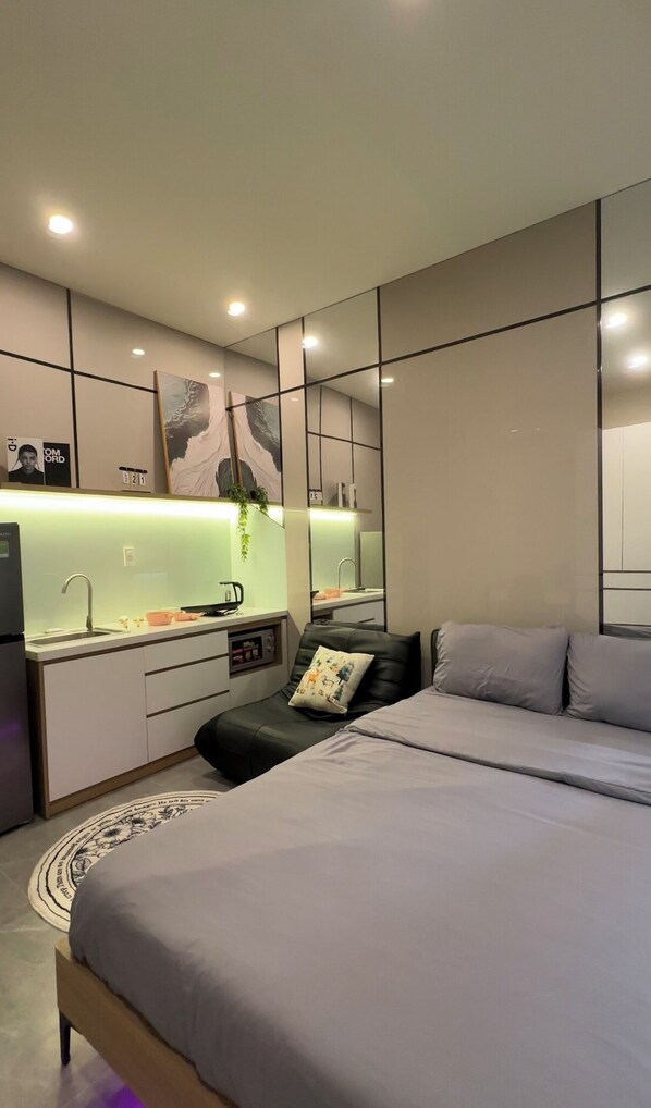 Egyptian cotton sheets, premium bedding, memory-foam beds, minibar