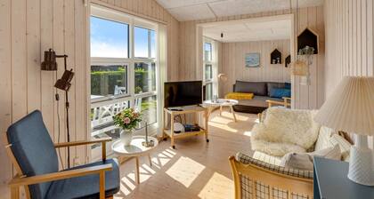 "Skarthi" - 200m from the sea by Interhome