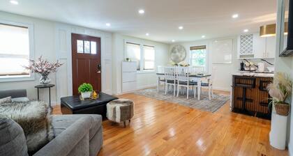Elegant 4BR/3BR Home w/Yard & 4 Parking in Dedham