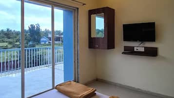 Deluxe Double Room, Garden View | Free WiFi