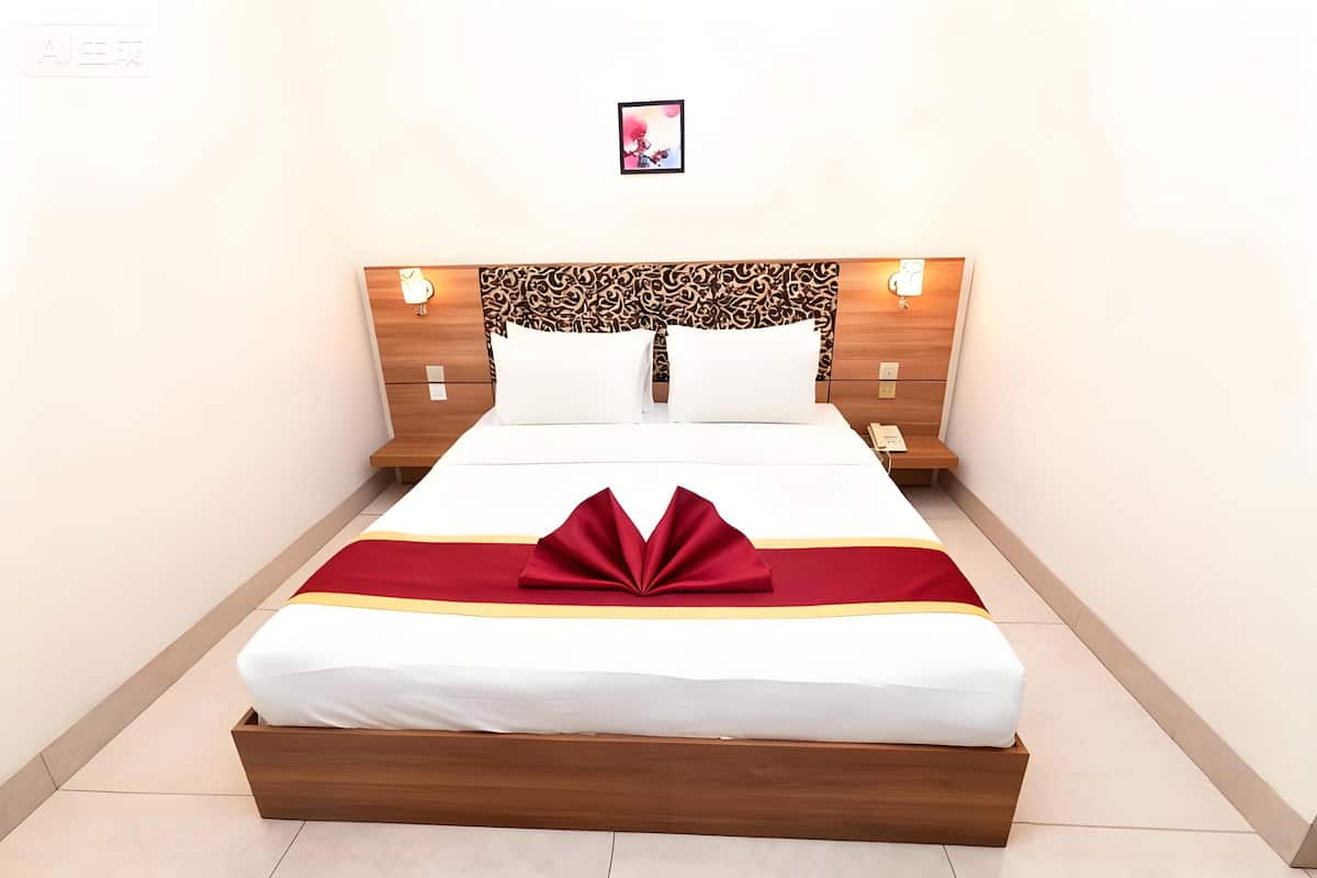 Basic Single Room | Egyptian cotton sheets, premium bedding, memory foam beds, free WiFi