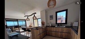 Mikrowelle, Ofen, Herdplatte, Geschirrspüler