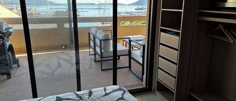 3 bedrooms, iron/ironing board, bed sheets