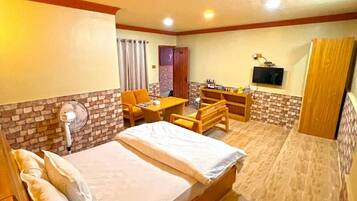 Habitación Deluxe con 1 cama doble o 2 individuales | Escritorio, espacio para trabajar con un portátil, wifi gratis