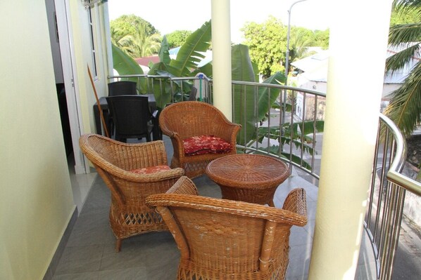Terrace/patio - fathikoyhe (Viligili)
