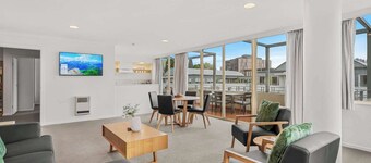 Stay by Salamanca, Battery Point, secure parking