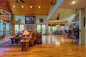 Smart TV, fireplace, offices, computer monitors