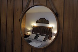 3 bedrooms, iron/ironing board, travel crib, free WiFi - gite de charme au pied du Vercors (Saint-Martin-en-Vercors)