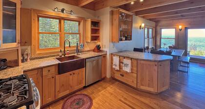 Shooting Star | Stylish Cabin on the Big Water