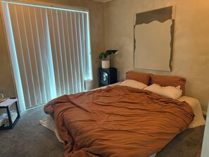 1 habitación, tabla de planchar con plancha, wifi y ropa de cama 