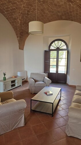 Historic House Casa Alloro Castello di Vecchienna - 30 mn from the sea