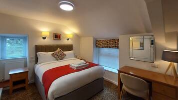 Bureau, fer et planche Ă  repasser, Wi-Fi gratuit