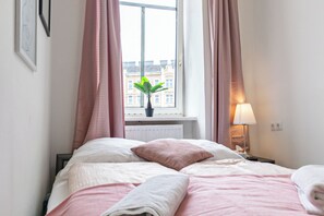 Departamento básico | Tabla de planchar con plancha y wifi gratis 