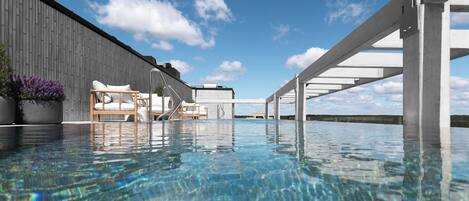 Piscina a l'aire lliure de temporada