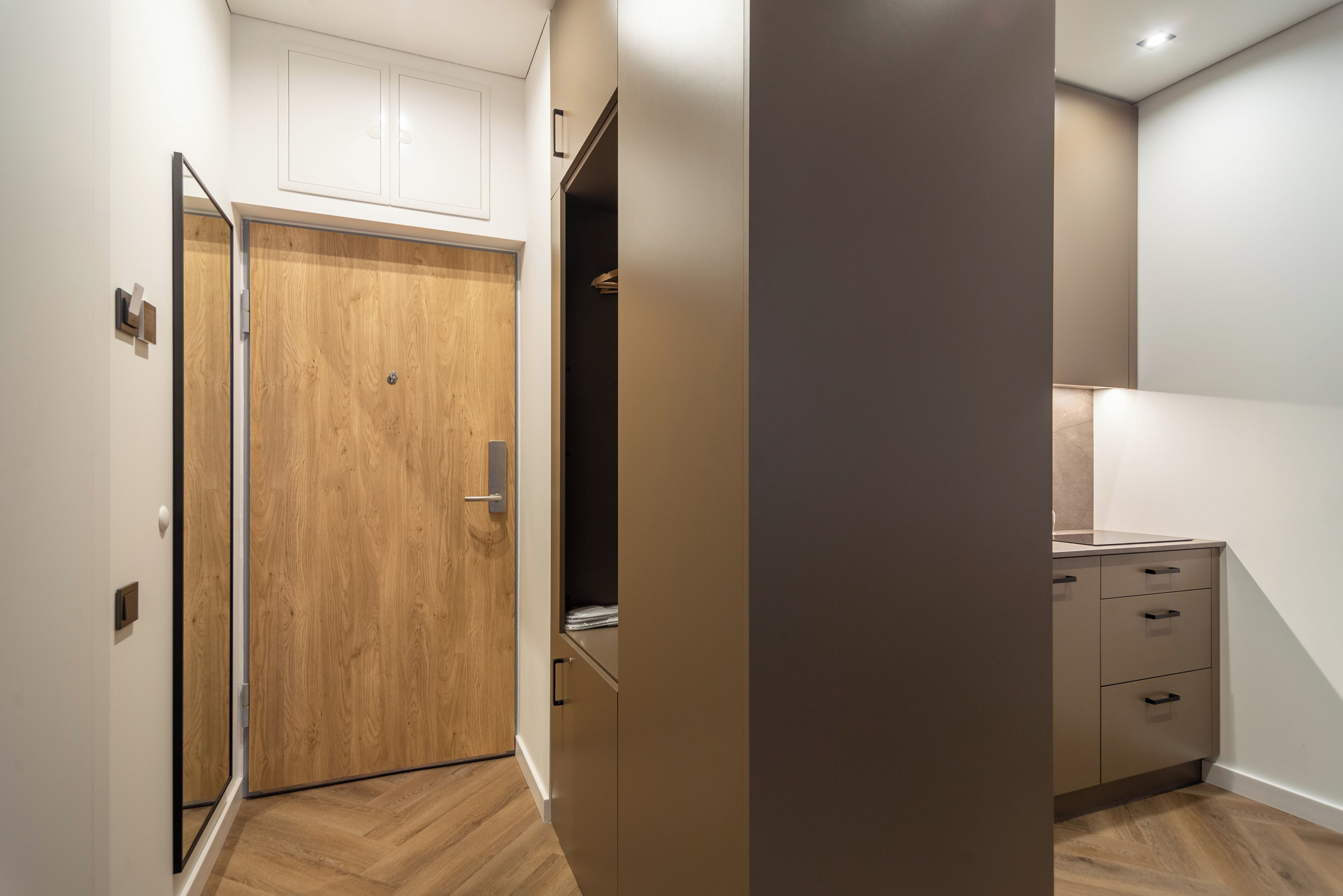 Deluxe Apartment | Hypo-allergenic bedding available, blackout drapes, soundproofing