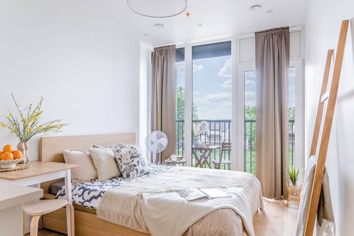 Eenvoudig appartement | Hypoallergeen beddengoed, verduisterende gordijnen, geluiddichte muren