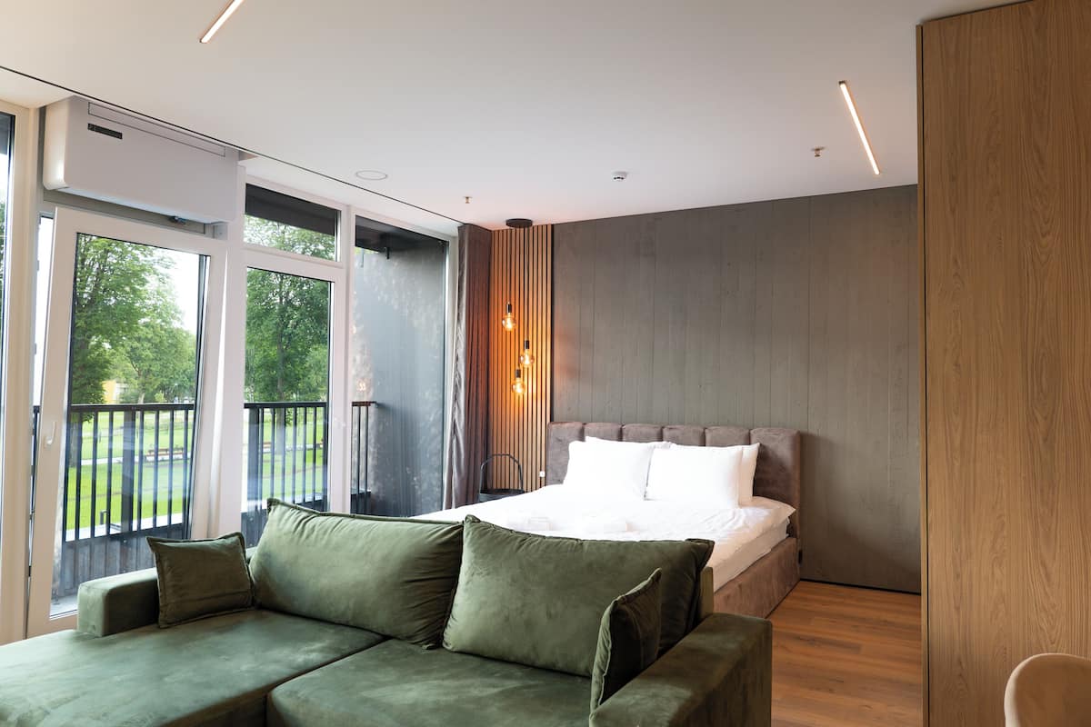 Deluxe Studio, Balcony, Park View