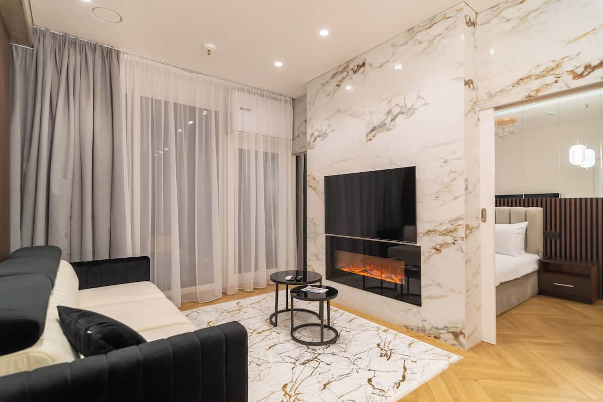 Honeymoon appartement | Hypoallergeen beddengoed, verduisterende gordijnen, geluiddichte muren