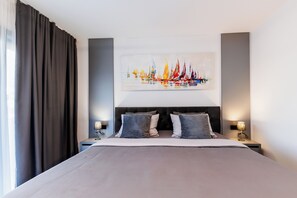 2 chambres, coffres-forts dans les chambres, bureau