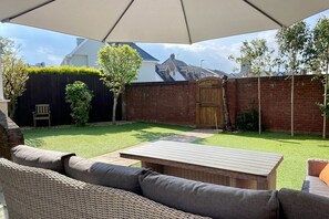 Terrace/patio - Dog friendly home close to Exmouth beach and town (Exmouth)