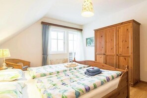3 chambres, fer et planche à repasser, accès Internet, draps fournis