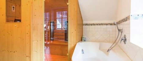 Dusche, Haartrockner, Bidet, Handtücher