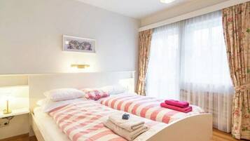 3 Schlafzimmer, Bügeleisen/Bügelbrett, Internetzugang, Bettwäsche