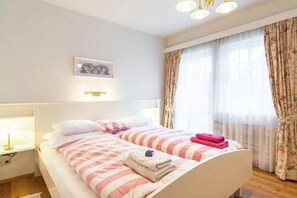 3 Schlafzimmer, Bügeleisen/Bügelbrett, Internetzugang, Bettwäsche