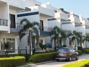 Mặt tiền nơi lưu trú