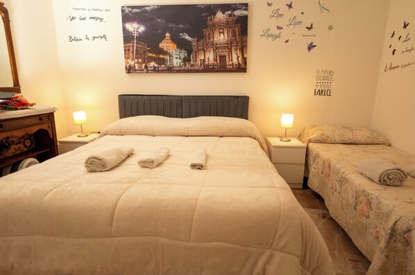 2 bedrooms, iron/ironing board, bed sheets