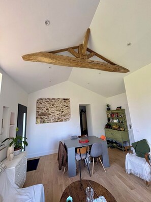 Interior - ✨Gîte vue Lac - 25 min du puy du fou✨ Fully renovated independent outbuilding (Monsireigne)