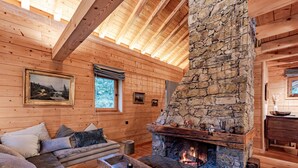 Living area - Luxury Chalet in Les Allues (Les Allues)
