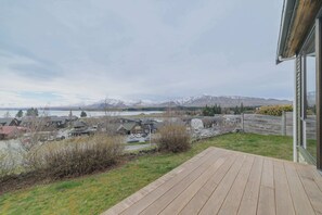 Property grounds - Manawaroto  3BR with Mountain & Lake Views (Lake Tekapo)